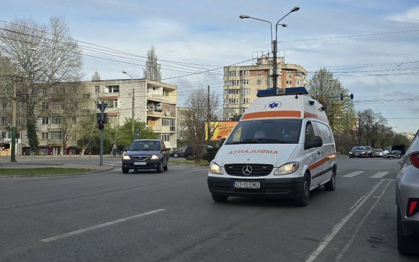 Șoferii Români, liberi de trafic? Ce spune legea despre urmatul ambulanței
