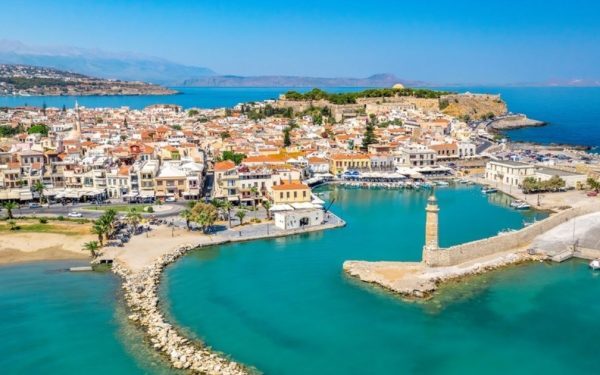 Grecia, reguli noi PENTRU FEMEI: Amenzi URIAȘE din vară!