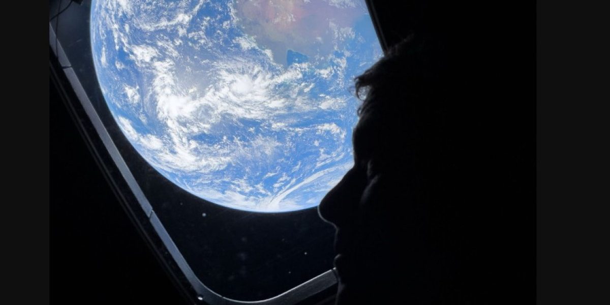 Văzând Planeta din spațiu: Emoțiile astronauților Artemis 2