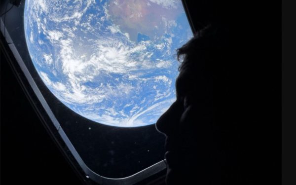 Văzând Planeta din spațiu: Emoțiile astronauților Artemis 2