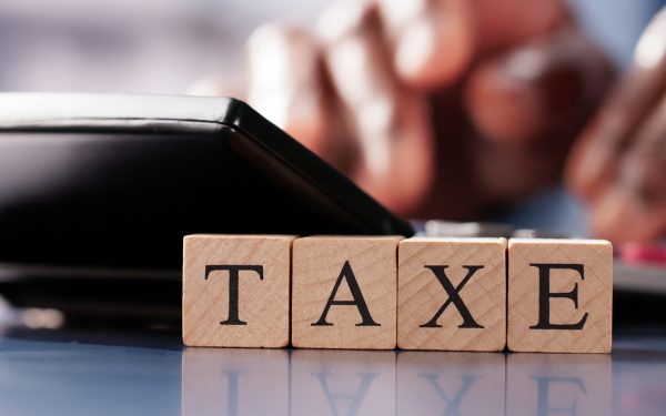 Taxe pe muncă în România vs. Estul EUROPEI în 2026: Cât plătesc angajații și firmele?