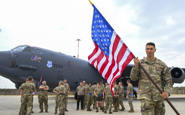 Armata americană predă baze importante din Siria