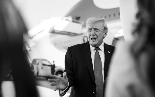 Trump, despre OZN-uri: Documente „interesante” după analiza materialelor