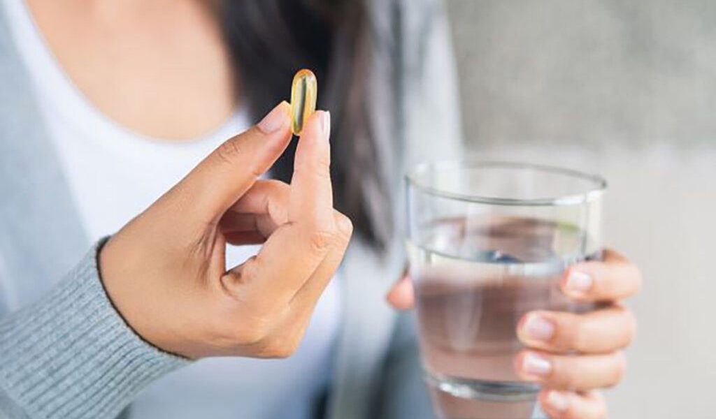 Vitaminei D, utilizată des, i se ascunde un RISC: Avertismentul medicilor