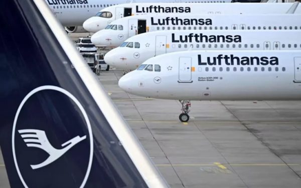 Lufthansa, blocaj major: 20.000 de zboruri anulate din cauza prețului la kerosen