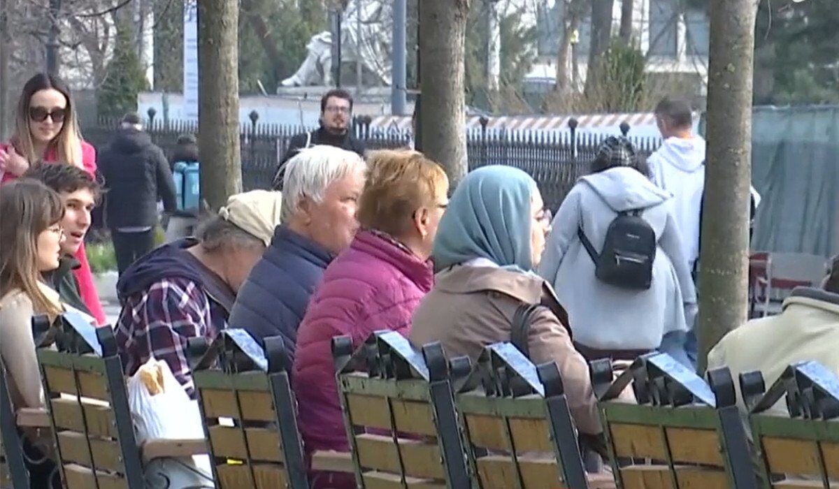 Românii, record de stat acasă de Paște Acum, mai mulți ca oricând
