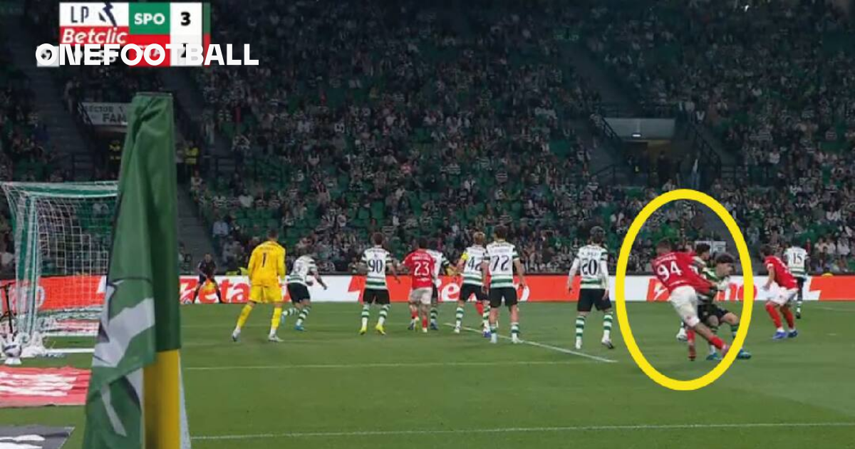 Decizii controversate și decizii influențate de arbitraj în meciul dintre Sporting și Santa Clara Un joc marcat de comentarii și controverse generate de arbitraj a avut loc sâmbătă, în cadrul campionatului portughez, între Sporting și Santa Clara