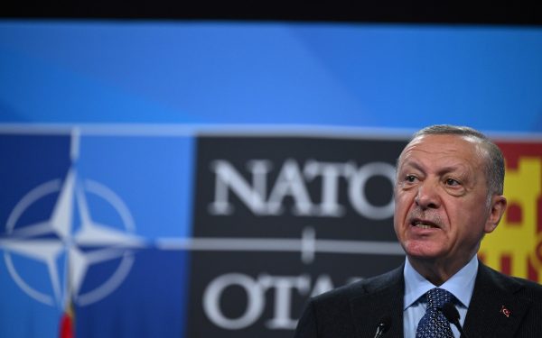 Rutte, la Ankara: NATO garantează apărarea Turciei, indiferent de situație