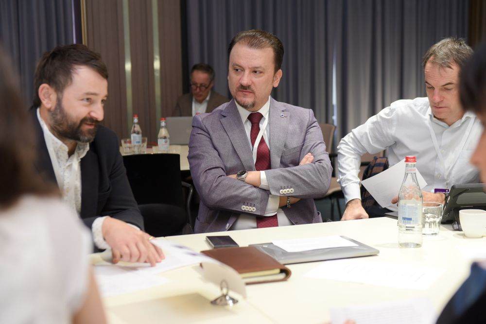 Valentin Jucan, membru al Consiliului Național al Audiovizualului (CNA), a declarat că postul de televiziune Realitatea Plus nu va putea continua să emită în aceeași formulă nici în mediul online, după retragerea licenței de emisie