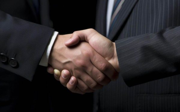 Starmer și Macron, alianță pentru libera navigare în Strâmtoarea Ormuz