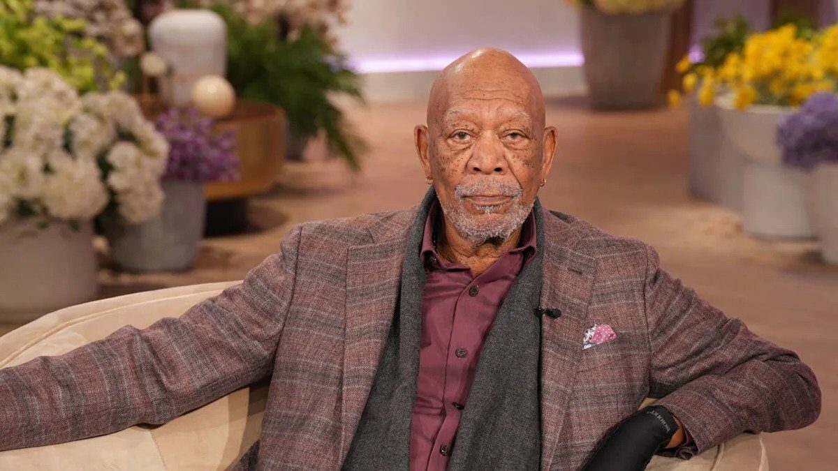 MORGAN FREEMAN, la 88 de ani: Regele ecranelor, superb pe covorul roșu