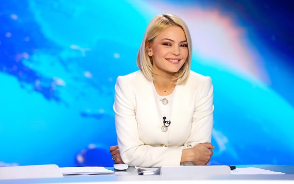 Lavinia Petrea rupe tăcerea: Secrete din televiziune. „Citim cu nod în gât”