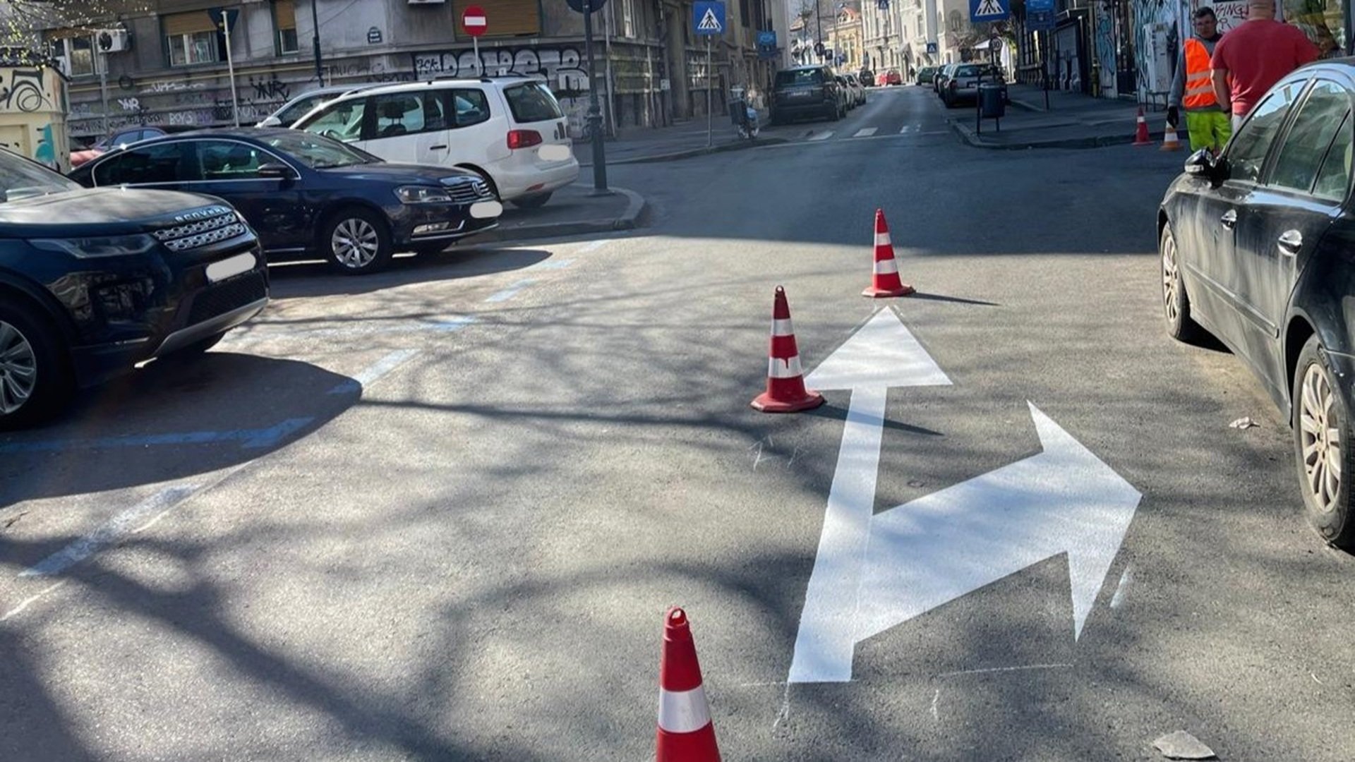 Din data de duminică, 5 aprilie, Bucureștiul a intrat într-un nou val de modificări ale regulilor de circulație, în cadrul unui proiect menit să fluidizeze traficul și să crească siguranța rutieră în zona centrală a orașului