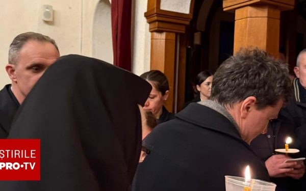 Nicușor Dan, surprins la slujba de Vinerea Mare: Unde trebuia să fie primarul