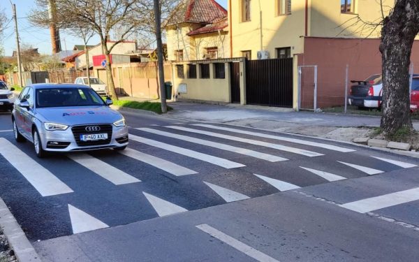 Patru treceri supraînălțate pe Bd. Laminorului. Urmează supraluminarea