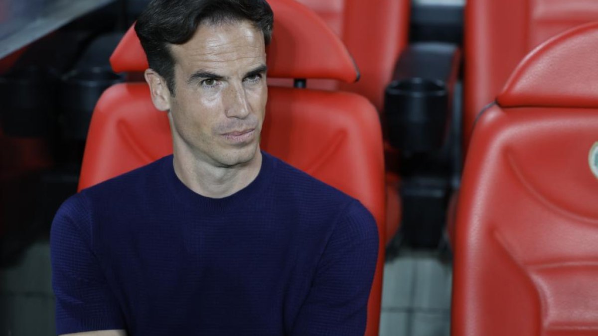 Íñigo Pérez a devenit oficial al zecelea antrenor cu cele mai multe meciuri conduse în istoria clubului Rayo Vallecano, marcând această realizație în partida de vineri împotriva celor de la Elche