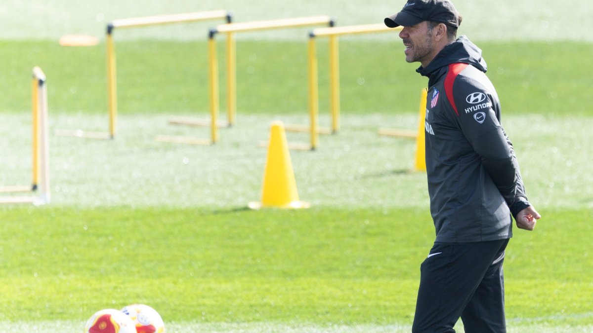 Seis jucători importanți ai echipei Atletico Madrid vor absenta la meciul de diseară împotriva FC Barcelona, conform anunțului oficial făcut de club