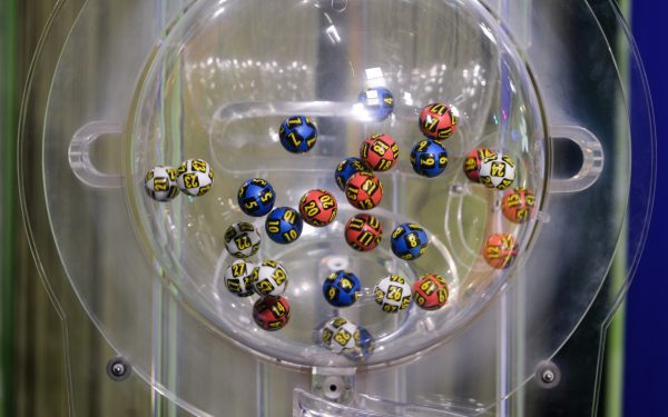 Loto Paști 2026: Vezi numerele norocoase! Ce român a dat lovitura?