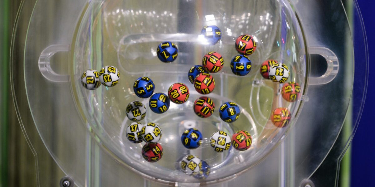 Cine a câștigat cel mai mare premiu din istoria Loteriei Române