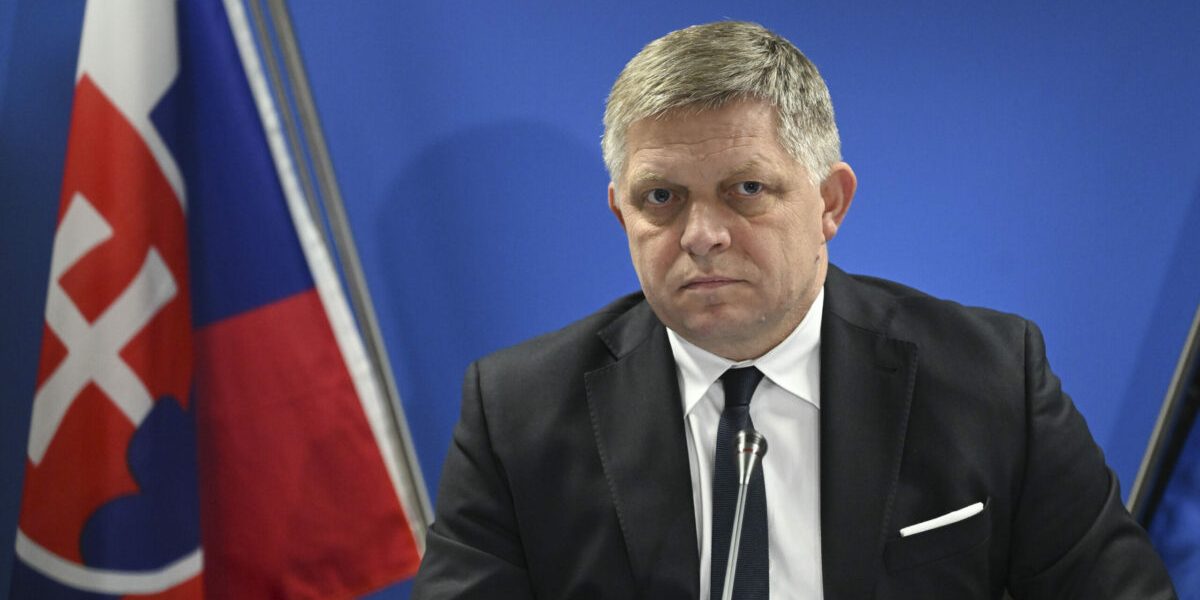 Două state UE, OFENSĂ pentru premierul slovac: Interdicție de zbor spre Moscova