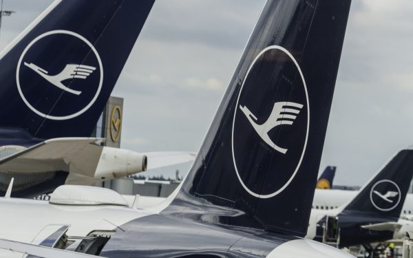 Grevă Lufthansa: Sute de români, blocați! Paștele, în pericol pentru mulți