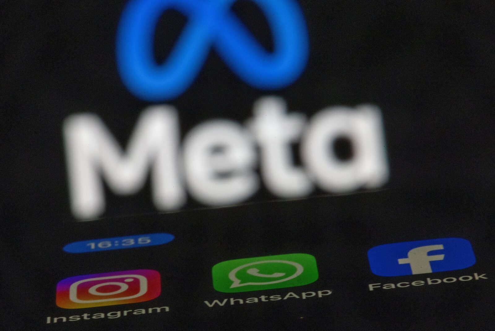 META, chemată în instanță: Instagram, acuzat că a creat dependență la copii