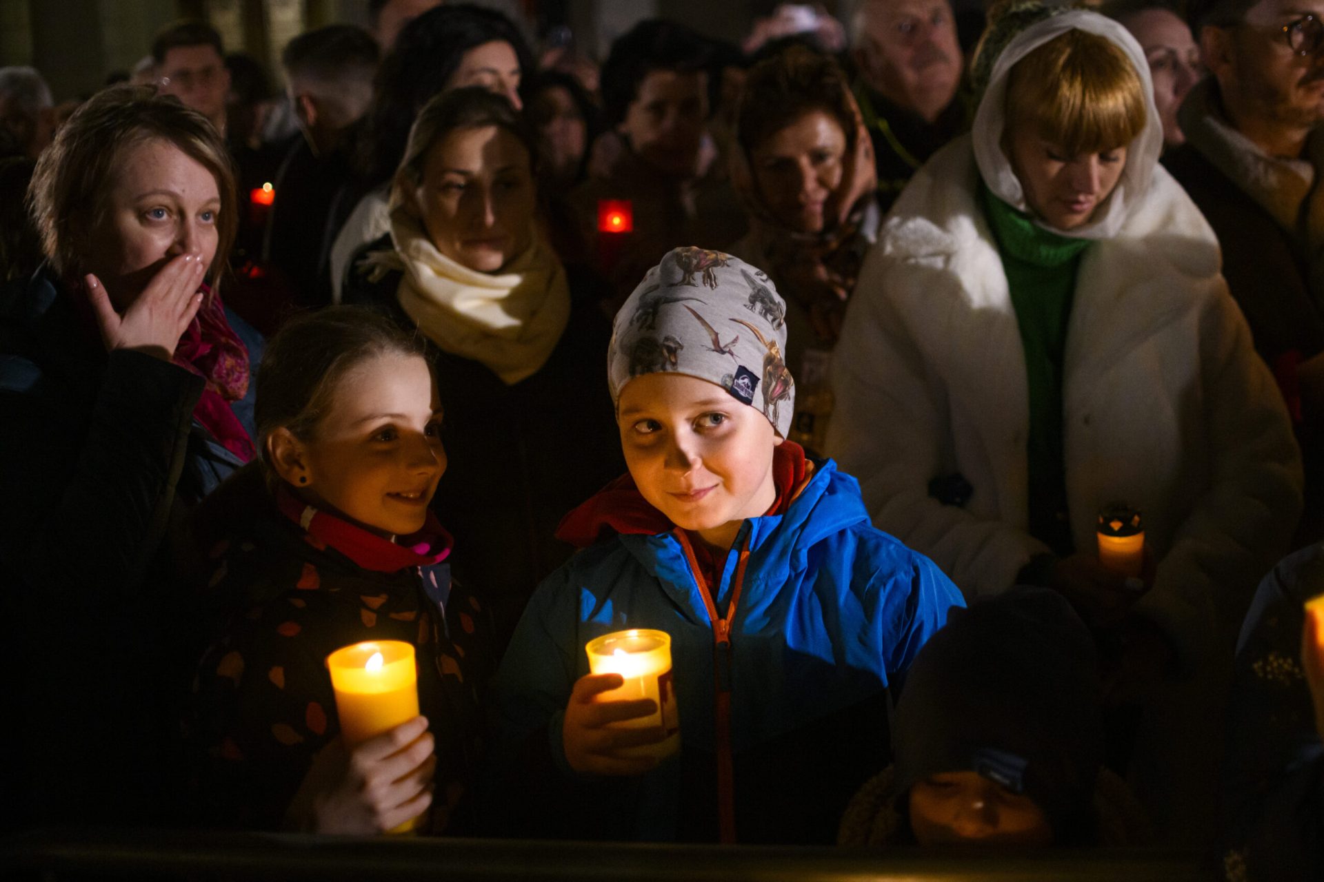 Majoritatea românilor se pregătesc de Înviere acasă și la slujba religioasă, arată un sondaj recent