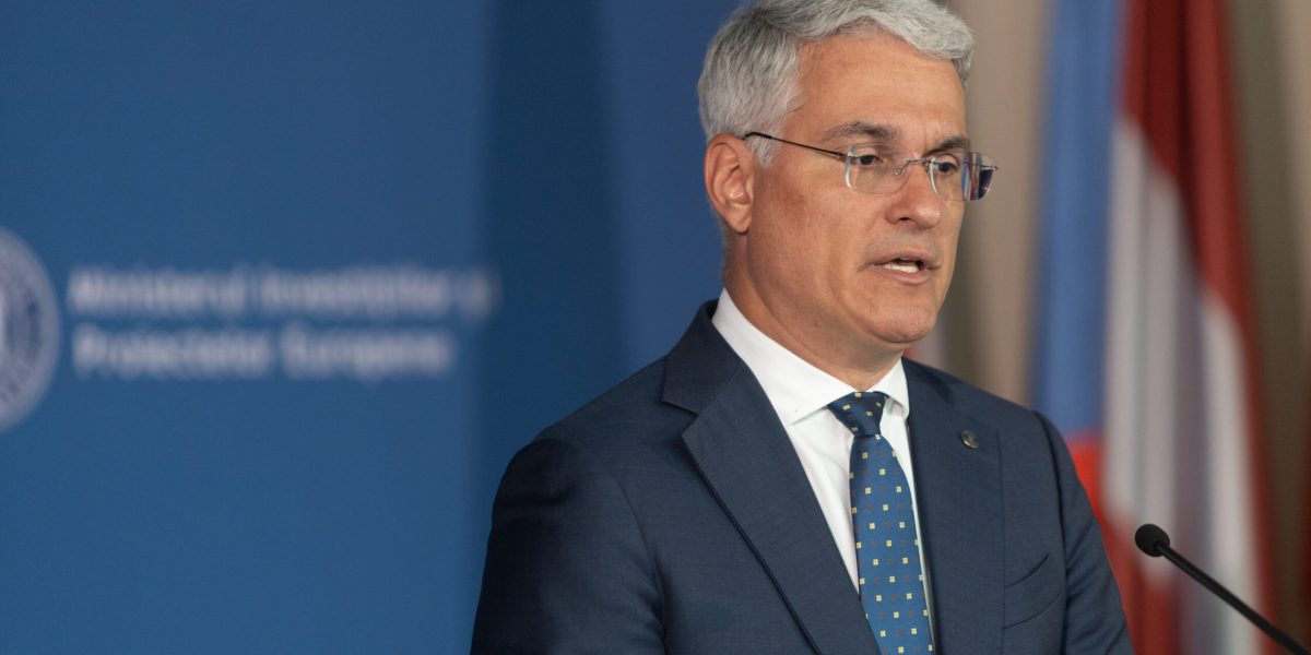 Parchetul European anchetează achizițiile de microbuze electrice, sesizat de Pîslaru