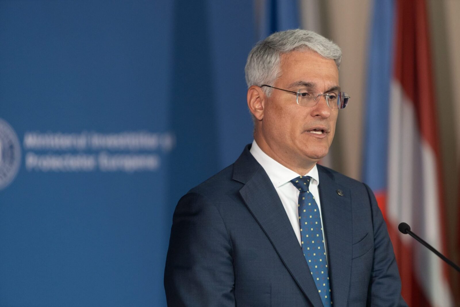 Parchetul European anchetează achizițiile de microbuze electrice, sesizat de Pîslaru