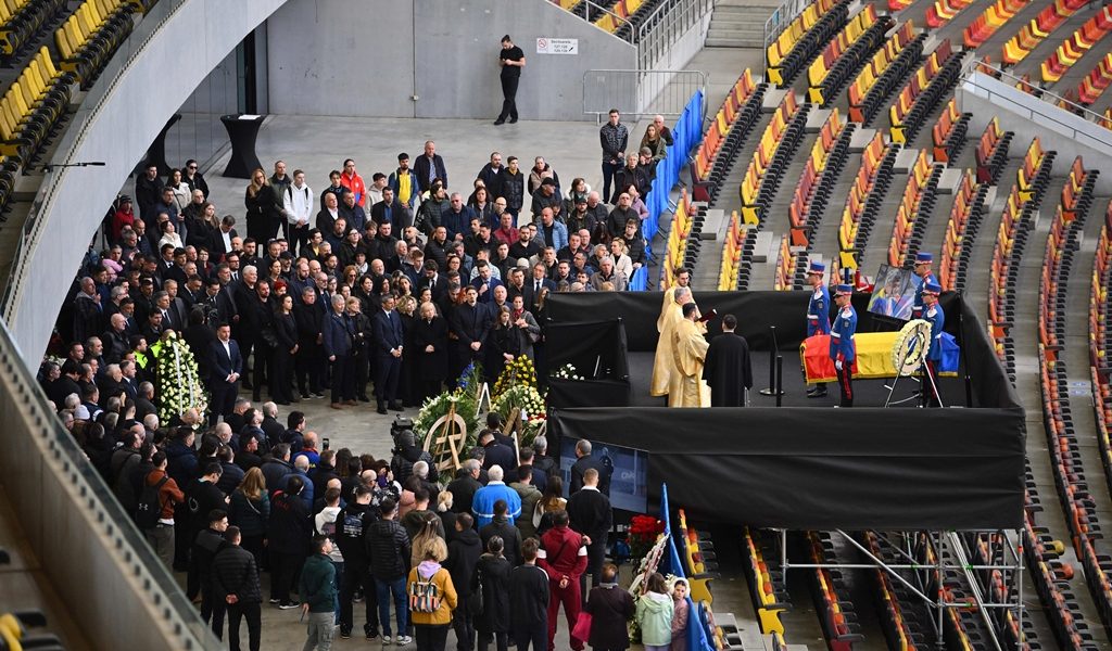 Nicuşor Dan, explicații controversate: De ce n-a mers la Lucescu