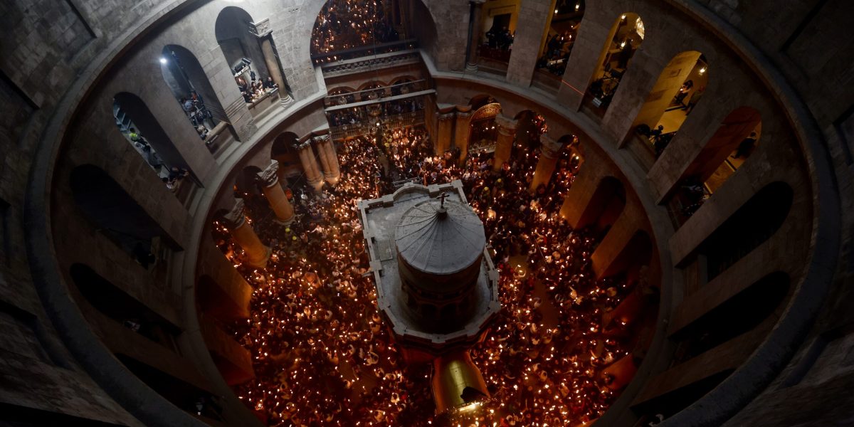 Lumina Învierii aduce pace în suflete: Mesajul G4Media de Paște