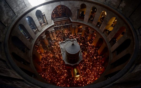 Lumina Învierii aduce pace în suflete: Mesajul G4Media de Paște