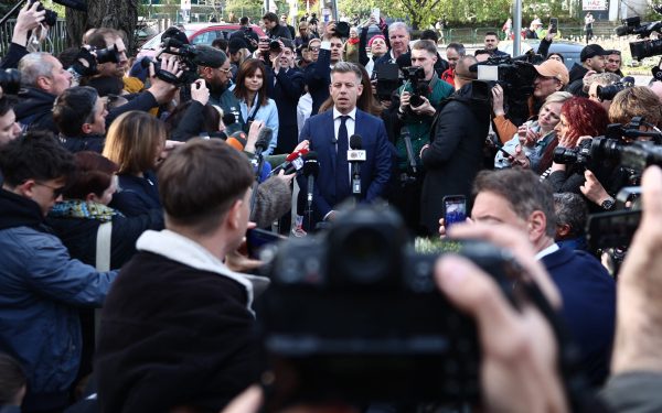 Bolojan, prima reacție a României după alegerile din Ungaria: Mesaj pe X pentru Magyar