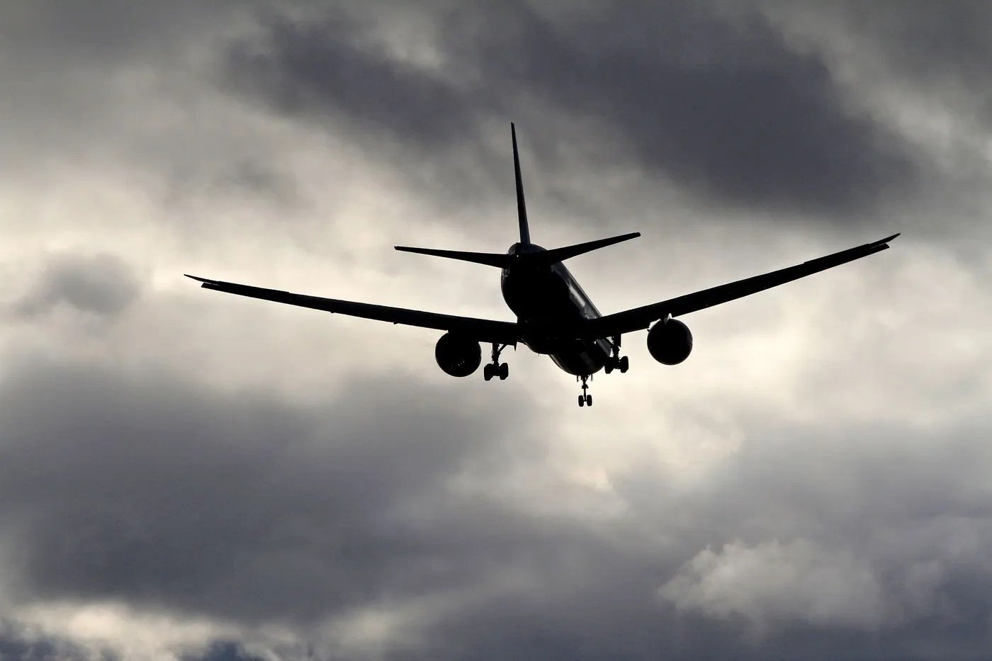 Aeroporturile din nordul Italiei – Milano-Linate, Veneția Marco Polo, Bologna și Treviso – se confruntă cu restricții în aprovizionarea cu combustibil Jet A1 până cel târziu pe 9 aprilie, din cauza disponibilității limitate de la operatorul Air BP Italia