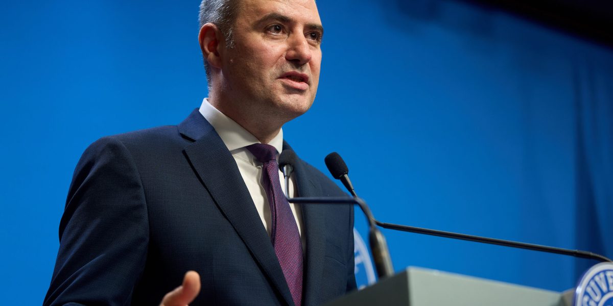 Nazare, speriat de SUA: Avertisment sumbru din zona ratingurilor și investitorilor