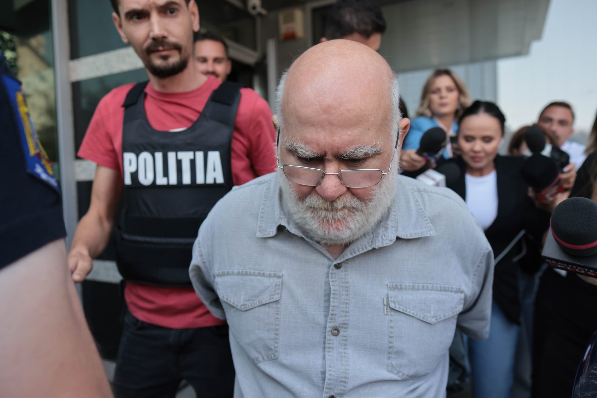 Procurorii Parchetului de pe lângă Judecătoria Sectorului 1 au dispus, pe data de 31 martie, trimiterea în judecată a sociologului Alfred Bulai, fost profesor la SNSPA, sub acuzațiile de agresiune sexuală și folosirea abuzivă a funcției în scop sexual, în formă continuată