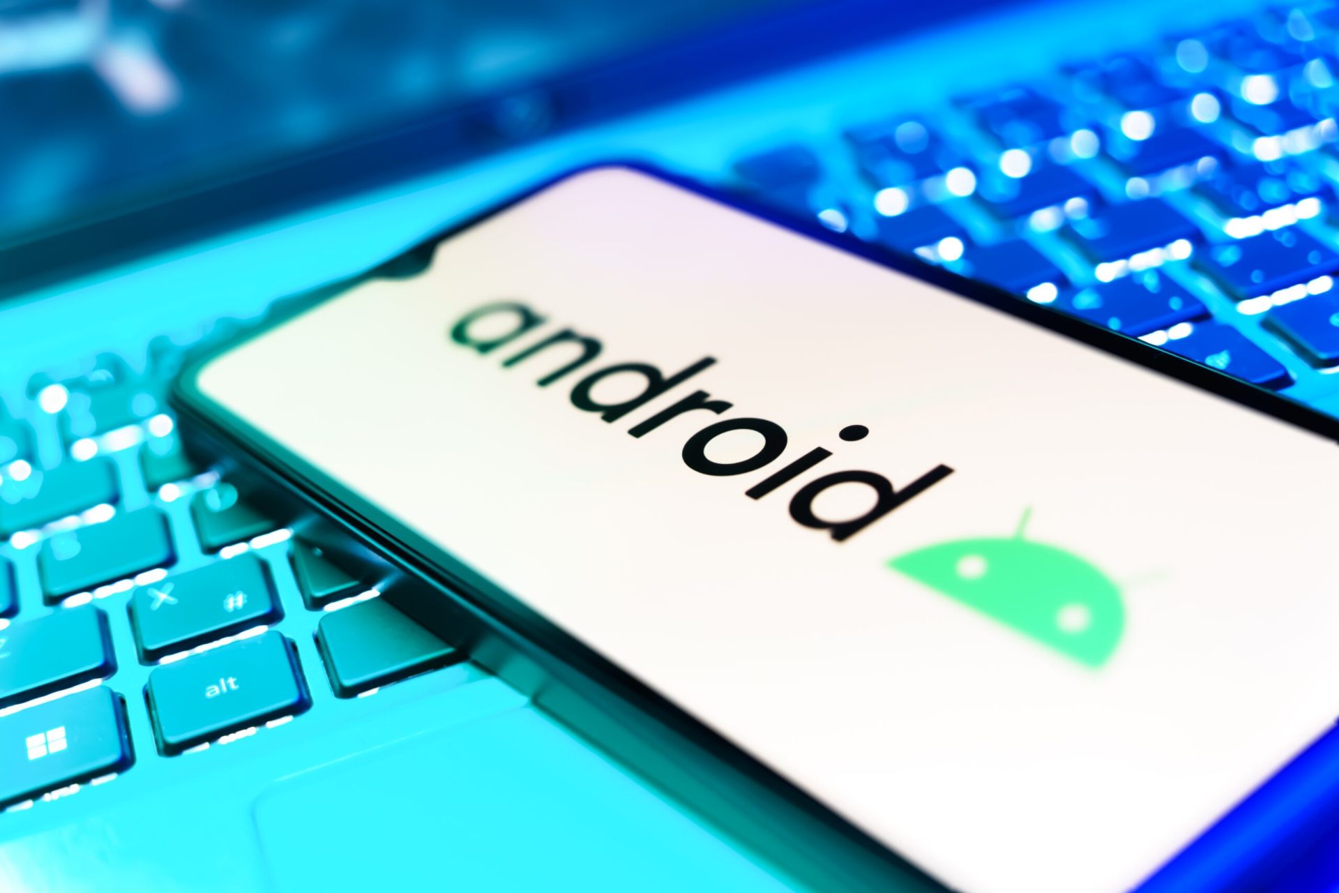 Peste 2,3 milioane de dispozitive Android au fost infectate cu malware prin intermediul a peste 50 de aplicații disponibile în Google Play, conform unei analize recente