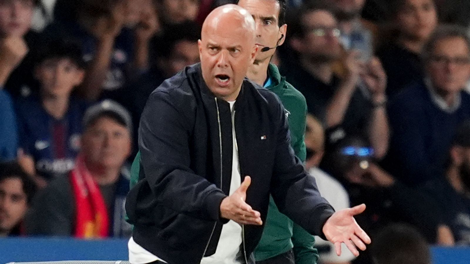 Arne Slot riscă totul cu Liverpool: „Vrem minuni în Liga Campionilor”
