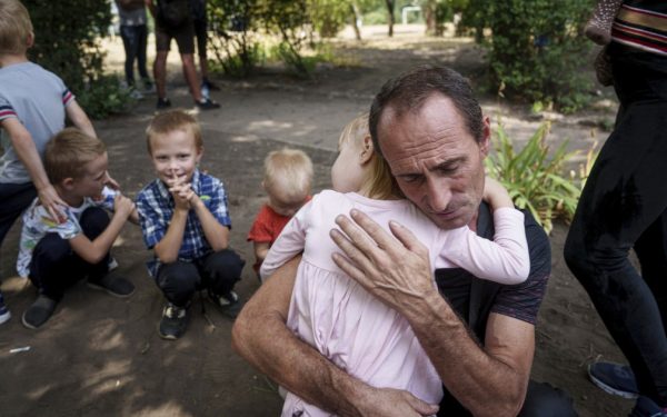 Atrocități în Ucraina: Aproape 700 de copii uciși, 20.000 deportați ilegal în Rusia