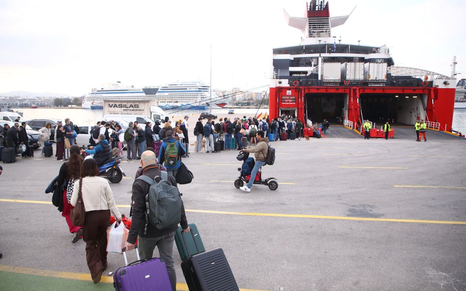 Attica asediată de valul final de plecări pentru Paște