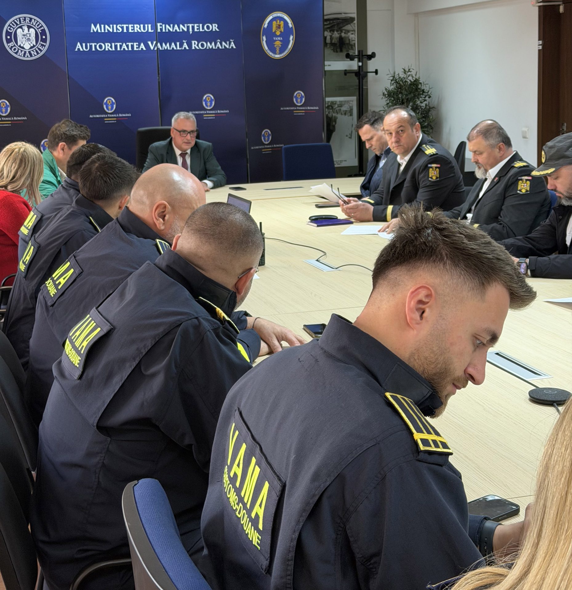 Controale-fulger la importatorii de legume și fructe: ANAF și Vamă, în acțiune!