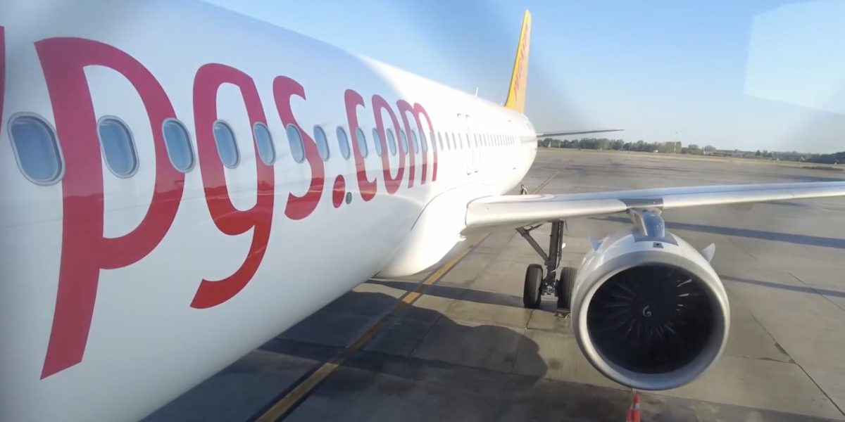 Avion Sankt Petersburg – Istanbul, urgență la București după decolare