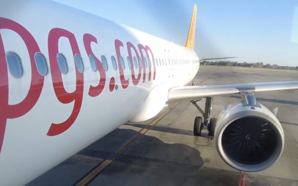 Avion Sankt Petersburg – Istanbul, urgență la București după decolare