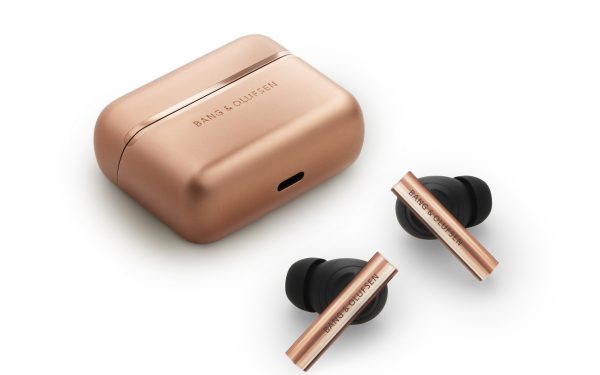 Beo Grace: Căștile LUX de la Bang & Olufsen vin în Honey Tone. Cât costă?