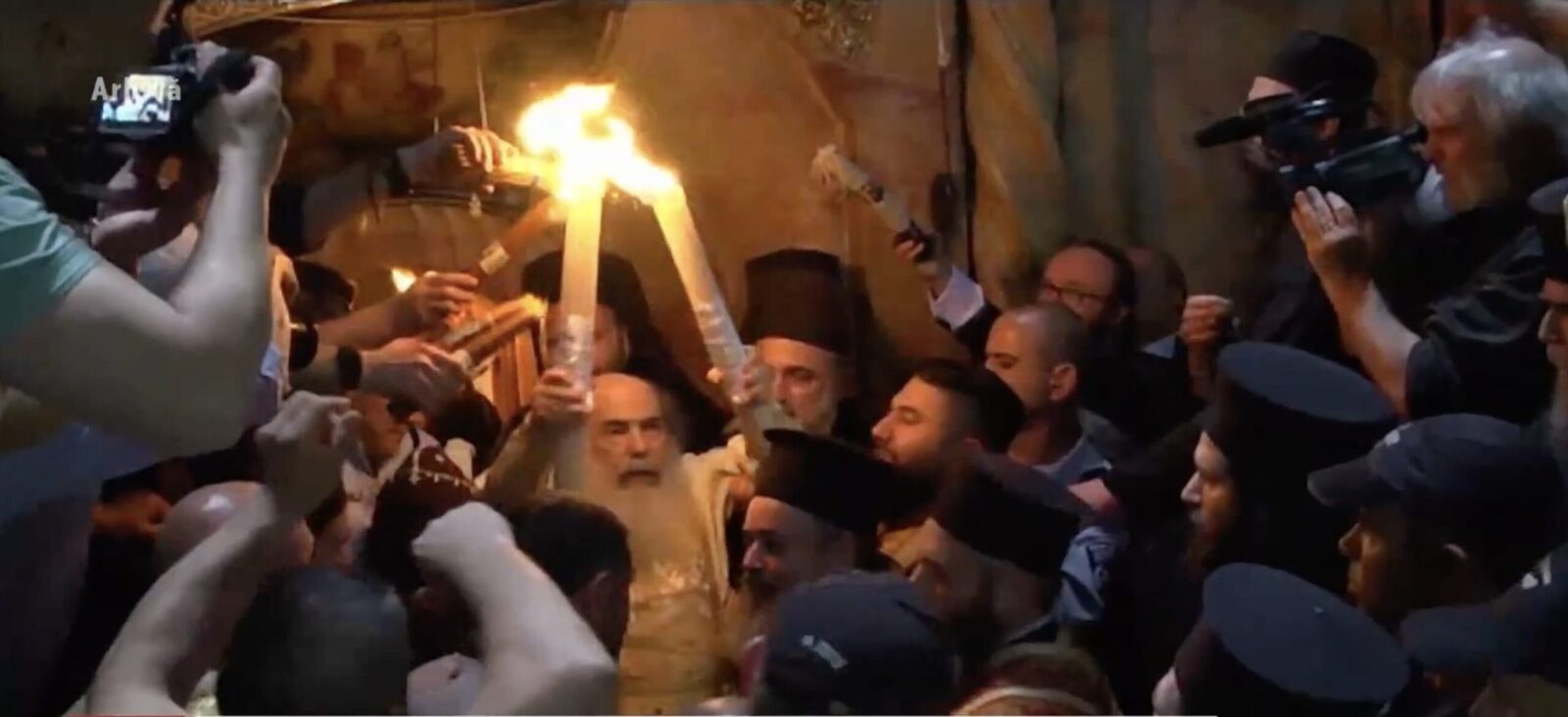 Biserica Sfântului Mormânt din Ierusalim își redeschide porțile pentru credincioși după o perioadă de restricții, marcând un moment important pentru comunitatea creștină, într-un context regional tensionat