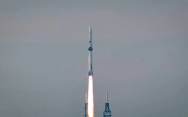 Blue Origin reușește: Racheta New Glenn, reutilizată pentru prima oară