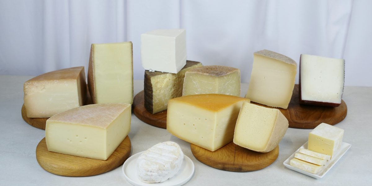 România, lansare istorică: Prima selecție de brânzeturi maturate, sub semnătura experților