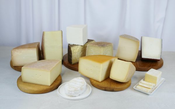 România, lansare istorică: Prima selecție de brânzeturi maturate, sub semnătura experților