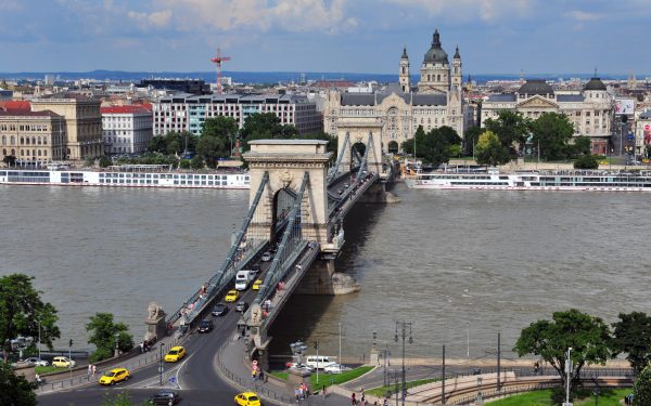 Balamaua care schimbă Ungaria: Cine ignoră rivalul lui Viktor Orban și Peter Magyar?