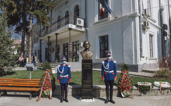 Bustul lui Goga, DISPĂRUT din Copou: Poezia, ACUZATĂ de fascism și antisemitism